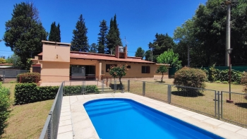 CHALET CON PILETA EN SAN ANTONIO DE ARREDONDO, CORDOBA