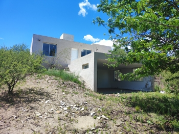 CASA A TERMINAR EN BARRIO CERRADO, MAYU SUMAJ, CORDOBA