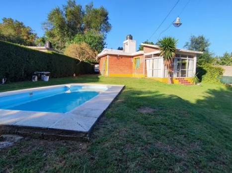 CHALET CON PILETA EN VENTA EN SAN ANTONIO DE ARREDONDO, CORDOBA